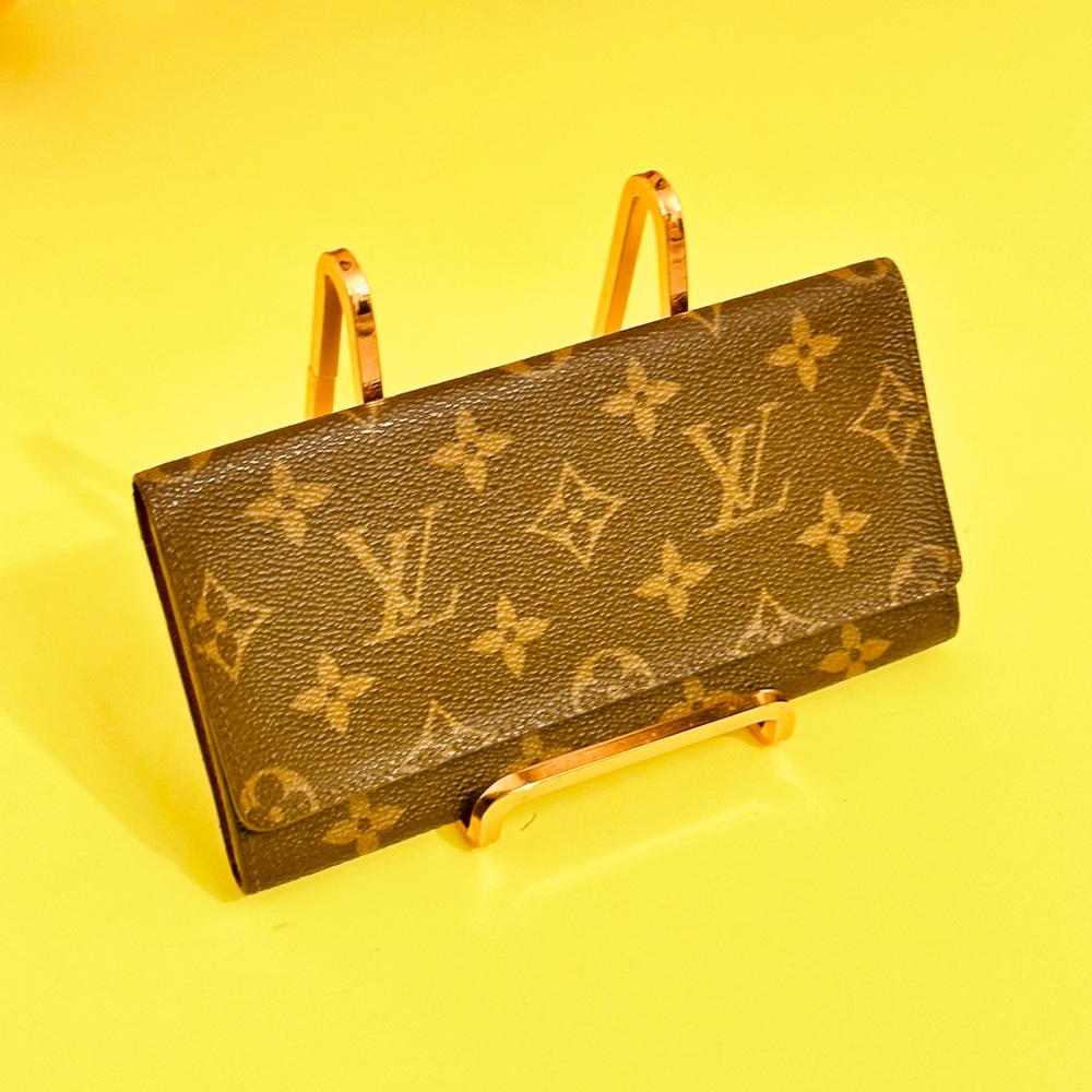 Louis Vuitton Brown Monogram clutch wallet - Picture 9 of 13